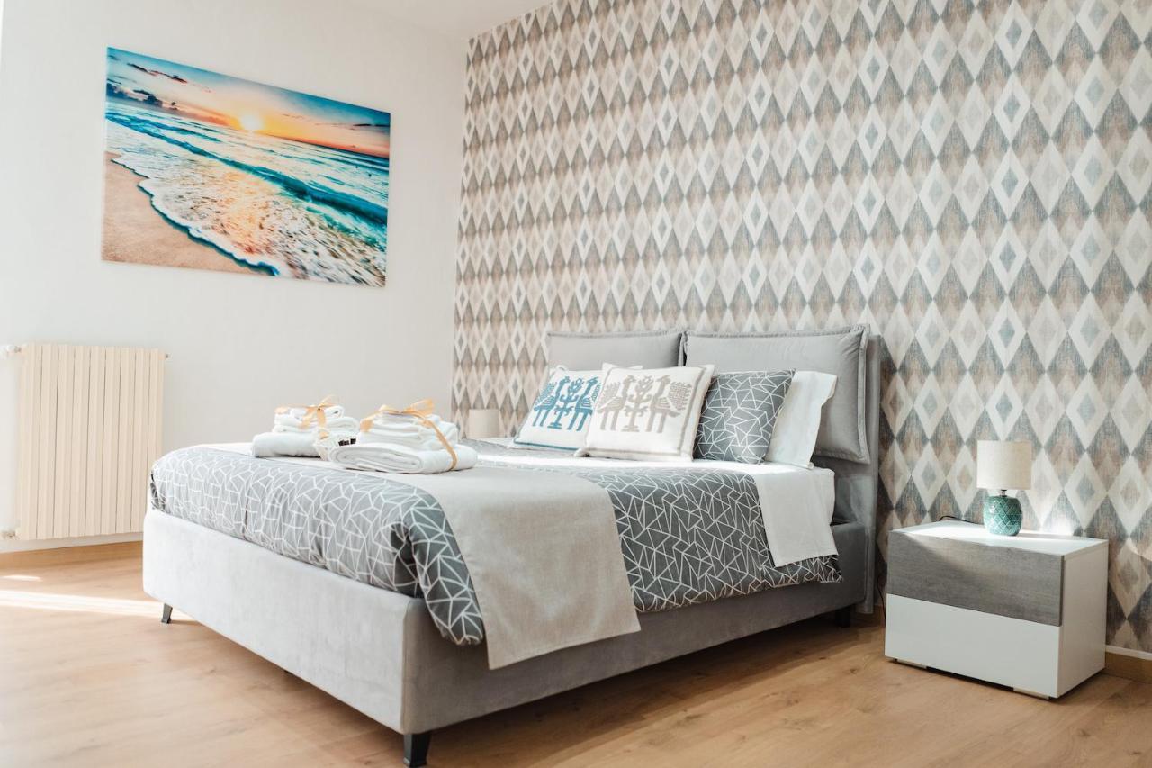 Domus 73 Apulian Holidays บาร์เลตตา ภายนอก รูปภาพ