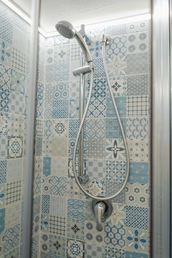 Domus 73 Apulian Holidays บาร์เลตตา ภายนอก รูปภาพ